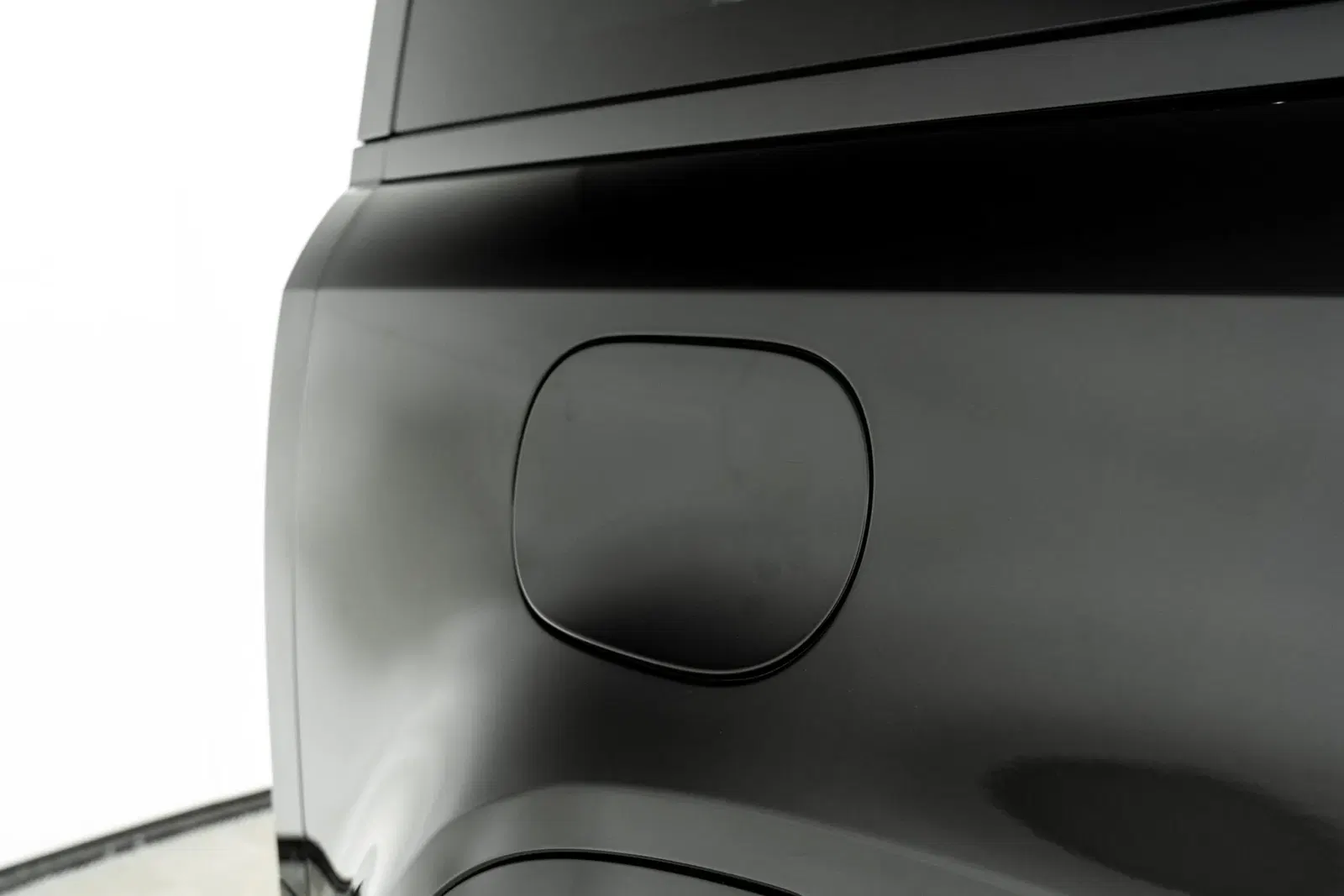 2022 Land Rover Defender 110 V8 Bond Edition