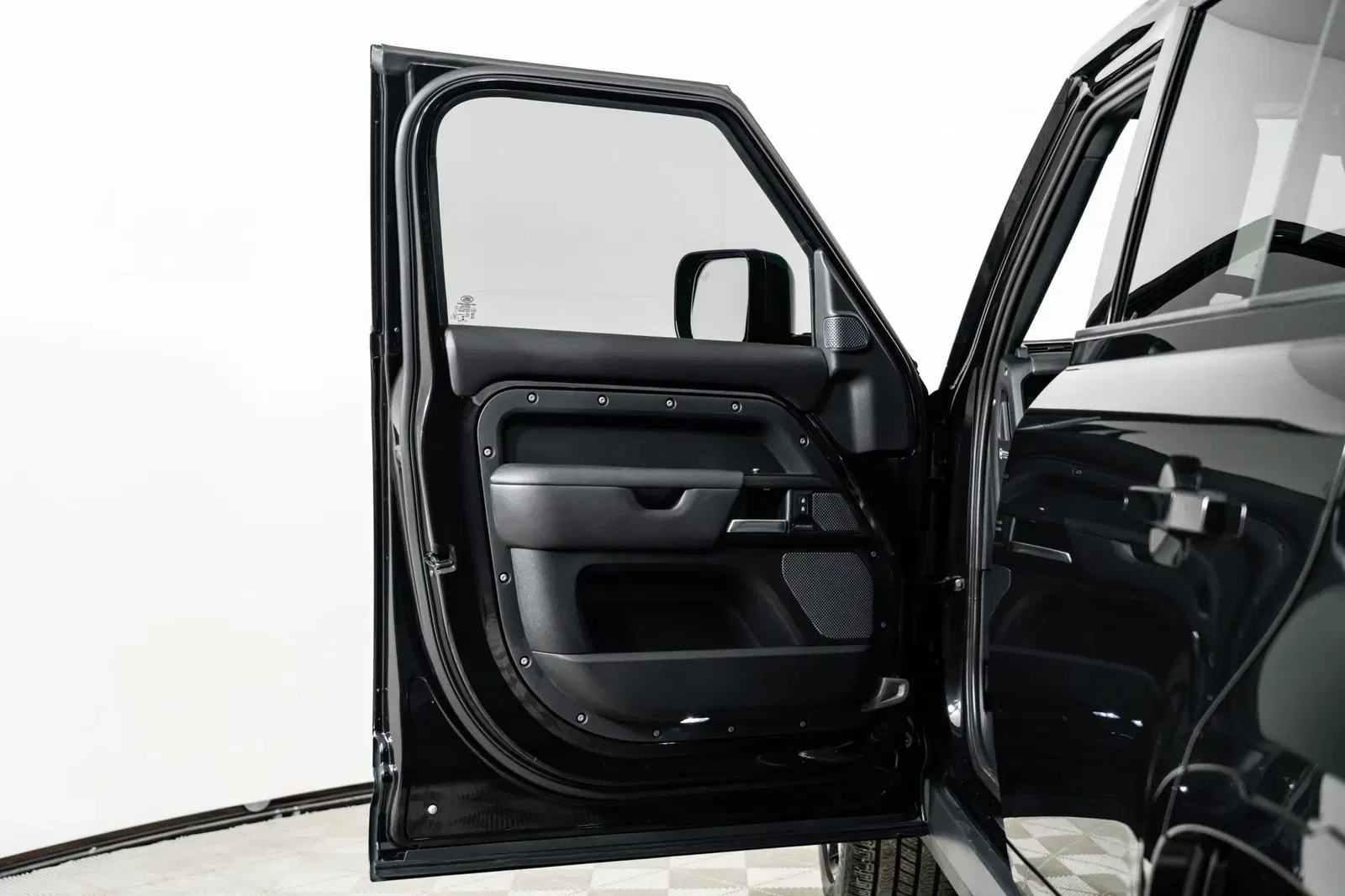 2022 Land Rover Defender 110 V8 Bond Edition