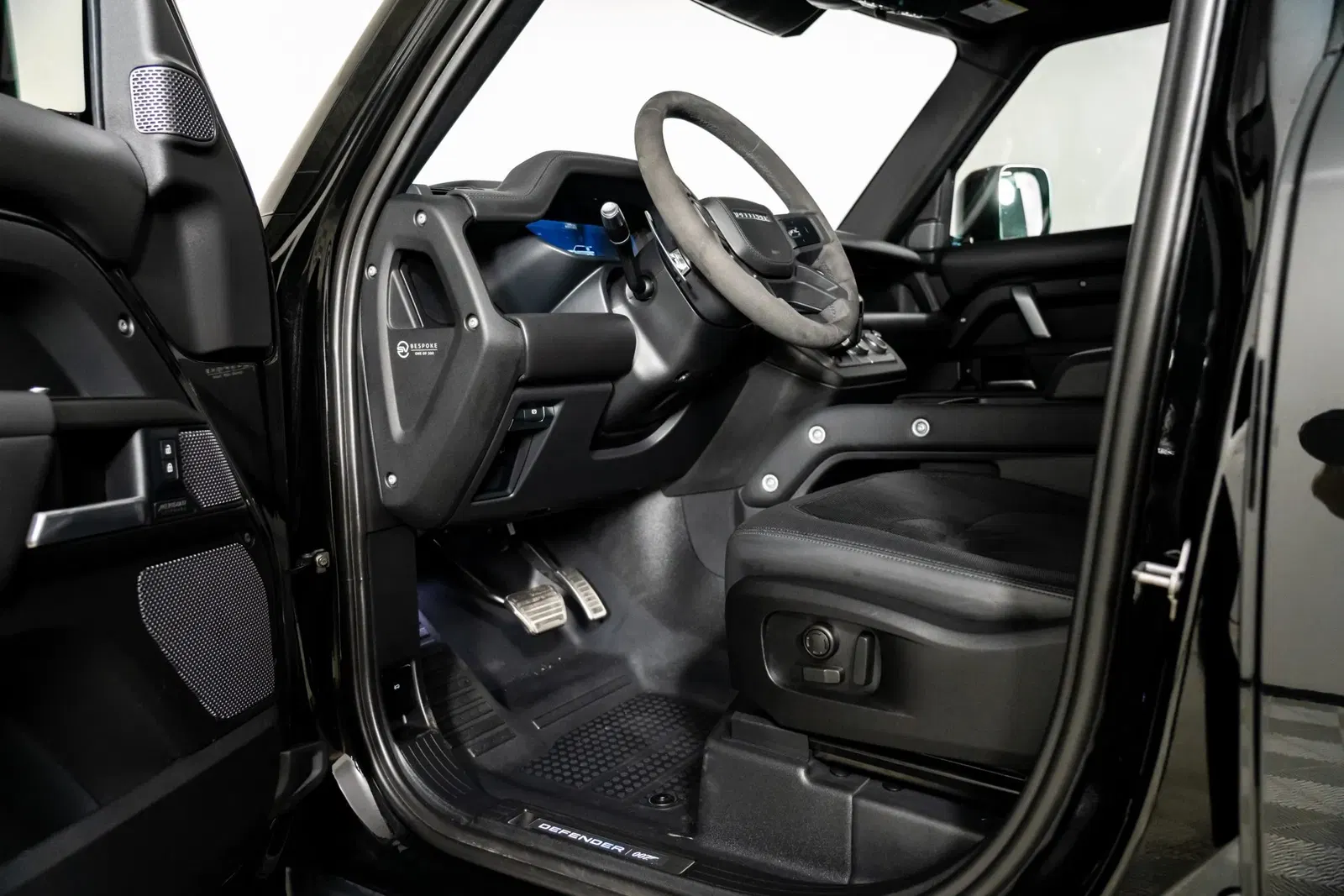 2022 Land Rover Defender 110 V8 Bond Edition