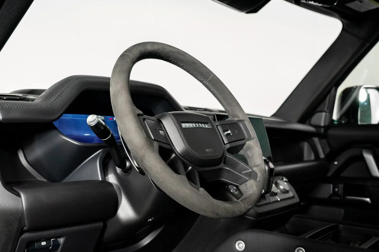 2022 Land Rover Defender 110 V8 Bond Edition