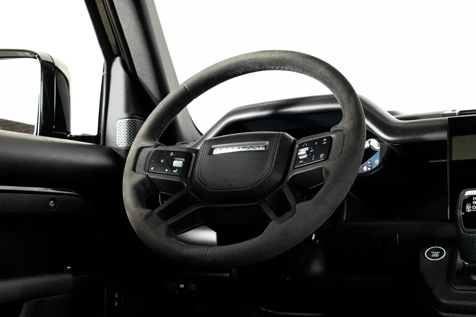 2022 Land Rover Defender 110 V8 Bond Edition