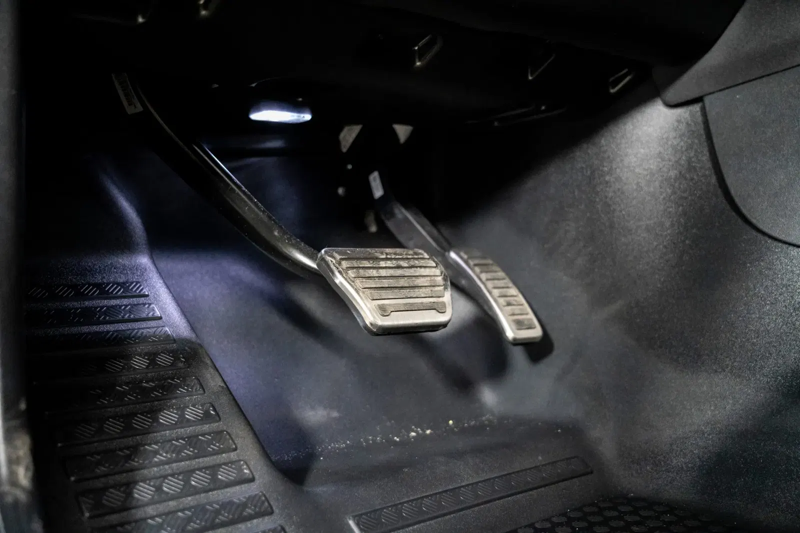 2022 Land Rover Defender 110 V8 Bond Edition
