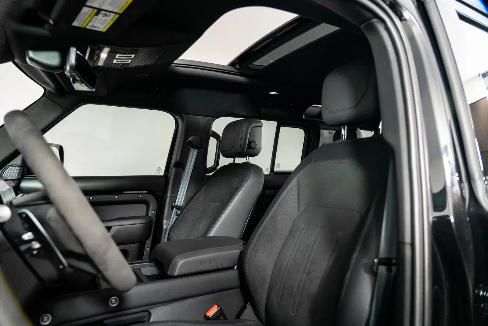 2022 Land Rover Defender 110 V8 Bond Edition