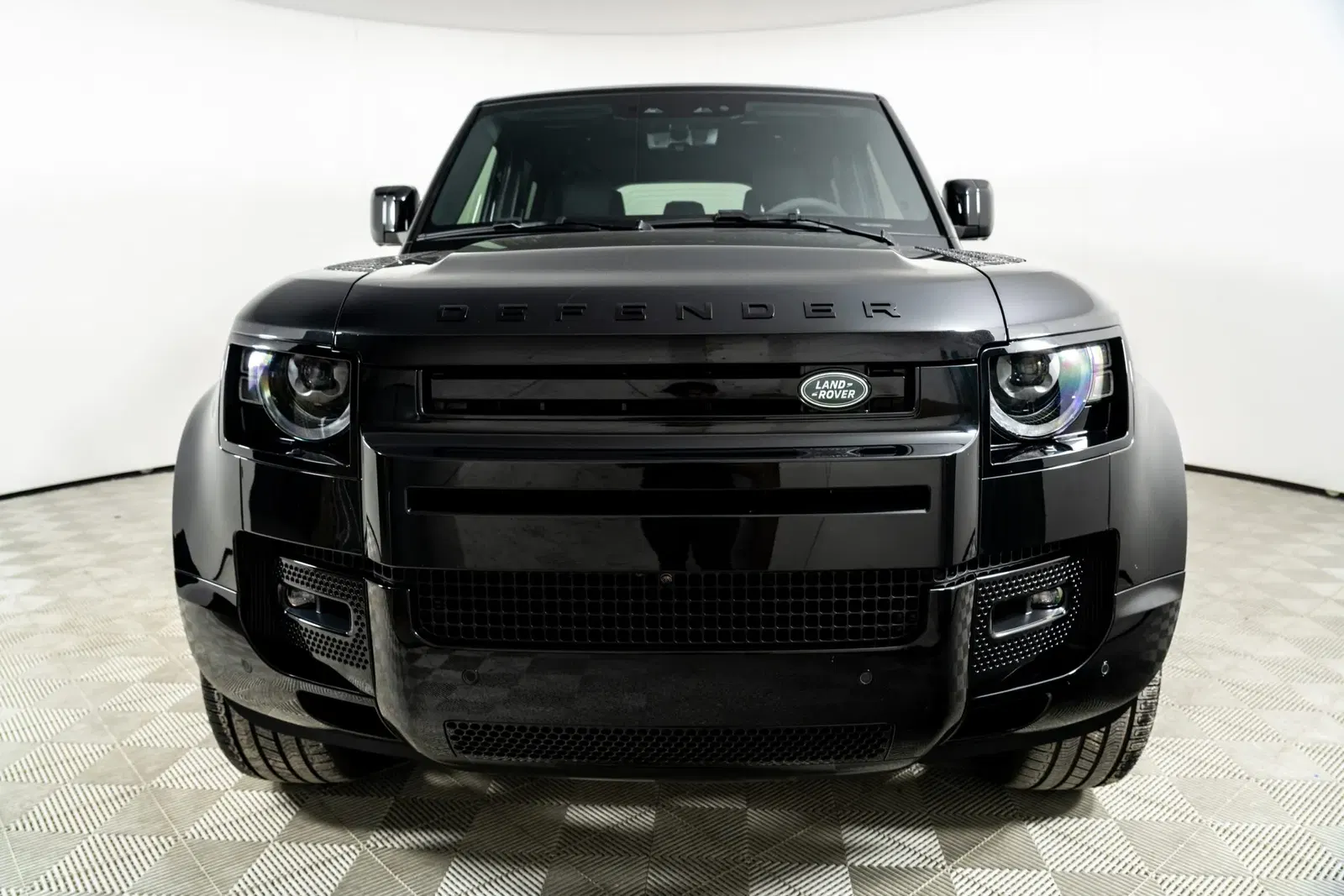 2022 Land Rover Defender 110 V8 Bond Edition
