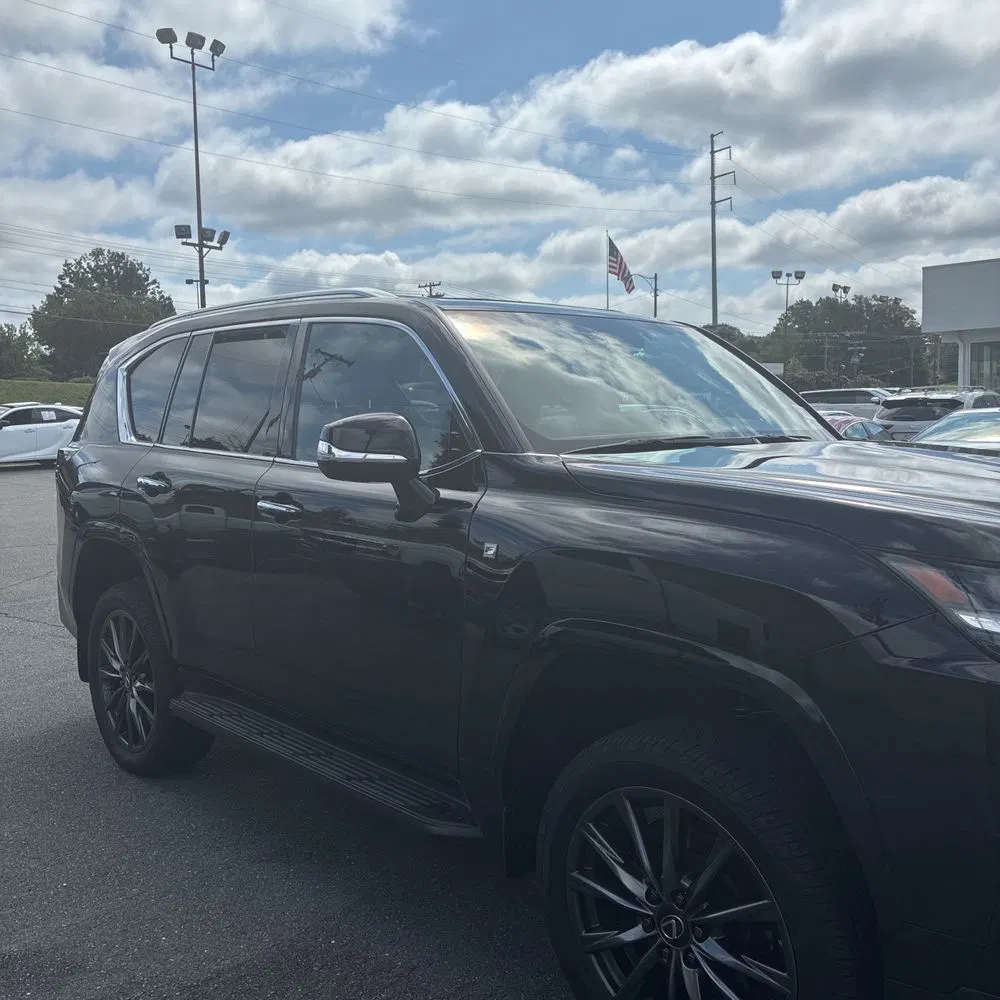 2022 Lexus LX 600 F SPORT Handling