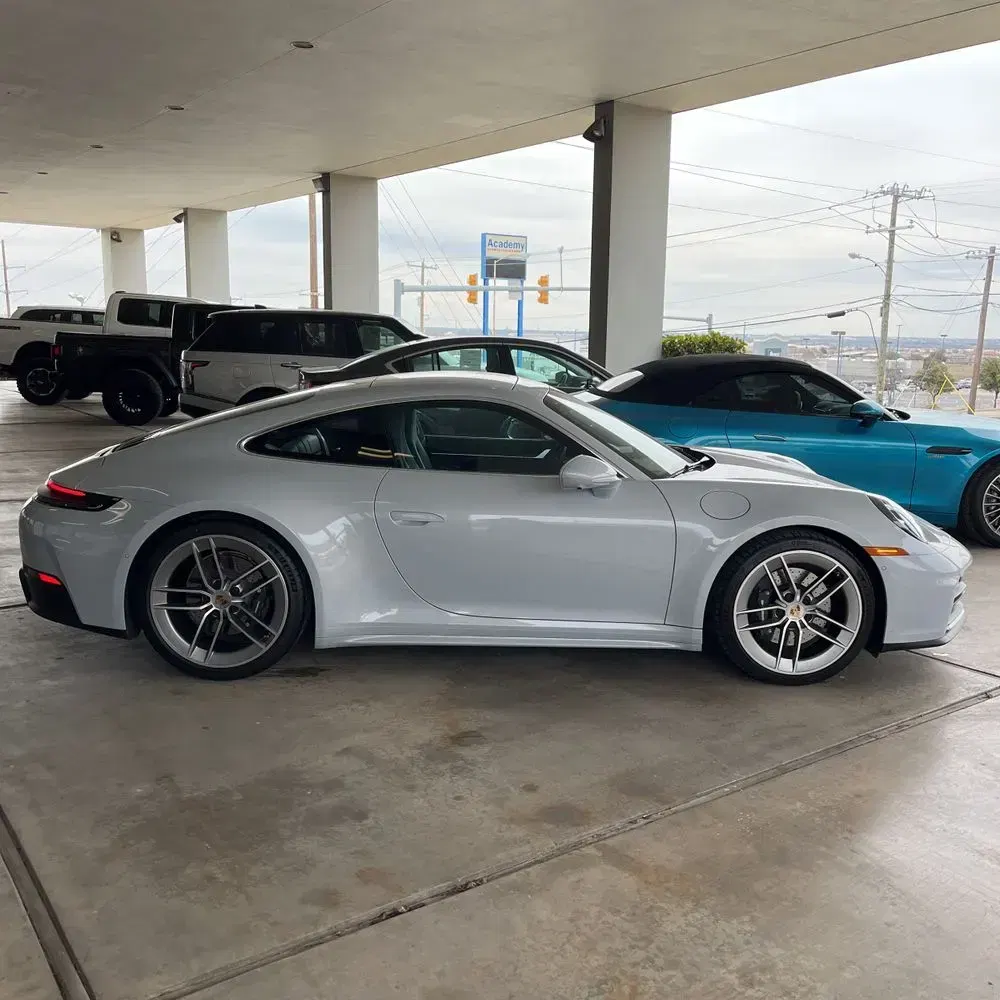 2025 Porsche 911 Carrera