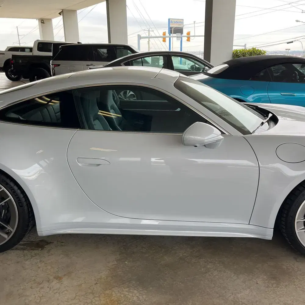 2025 Porsche 911 Carrera
