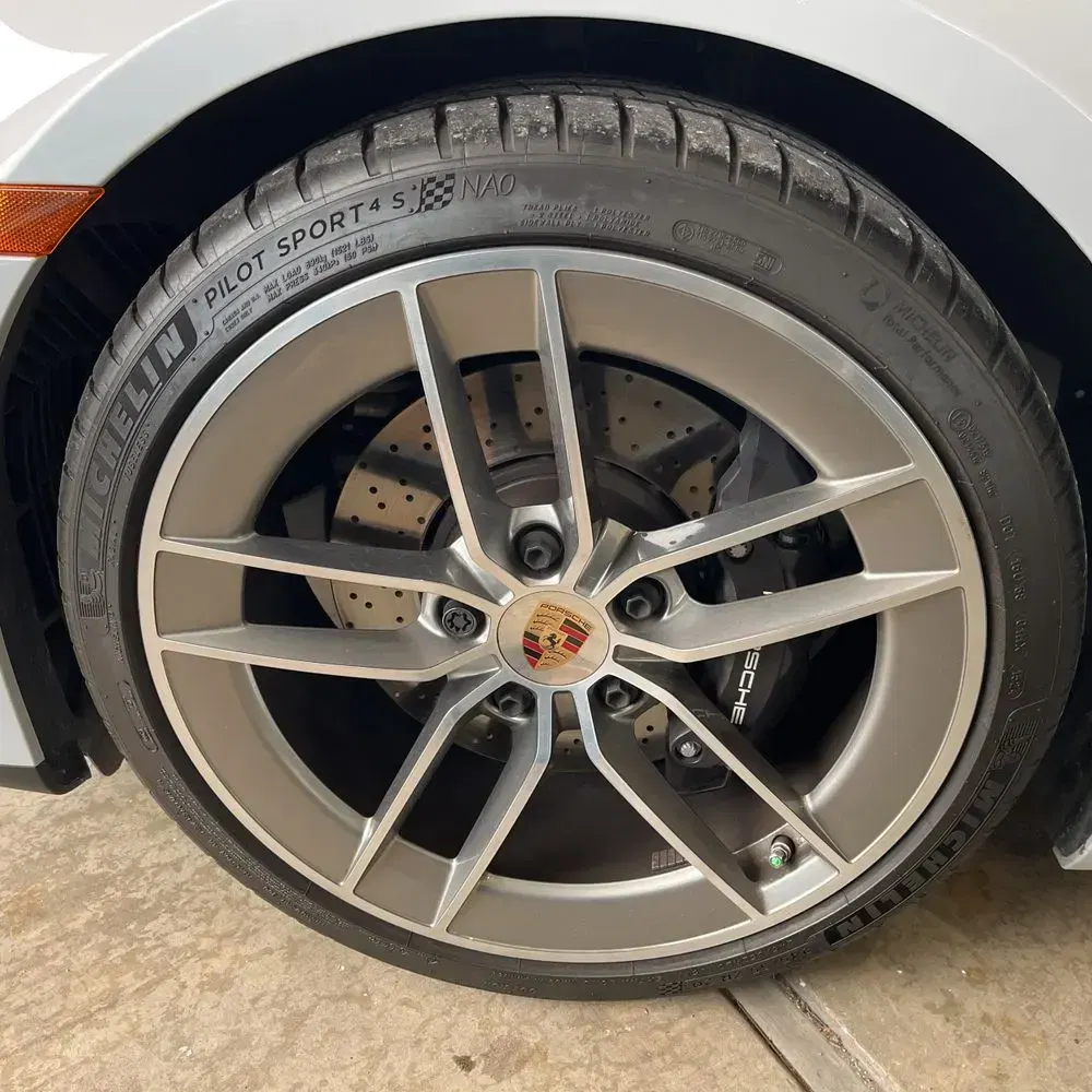 2025 Porsche 911 Carrera