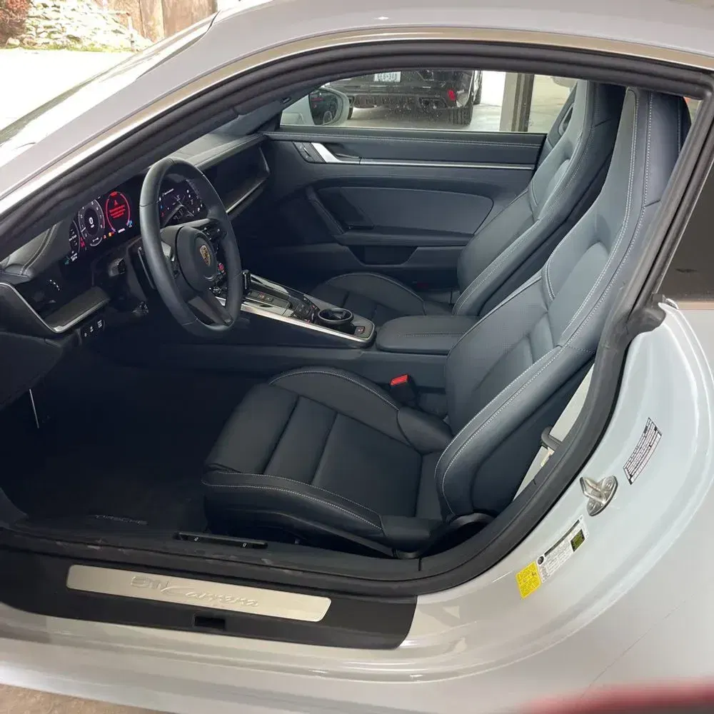 2025 Porsche 911 Carrera
