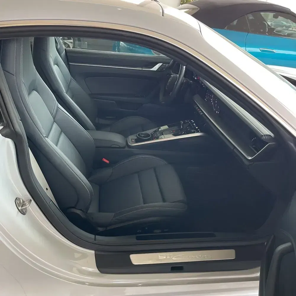 2025 Porsche 911 Carrera