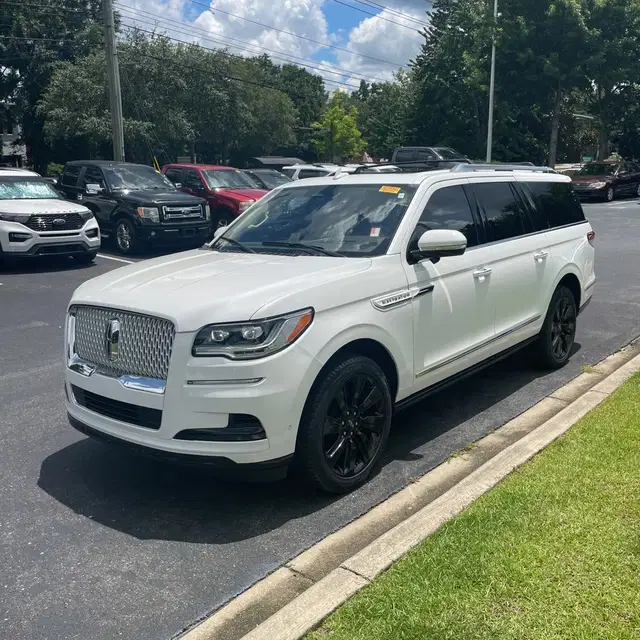 2023 Lincoln Navigator L Reserve