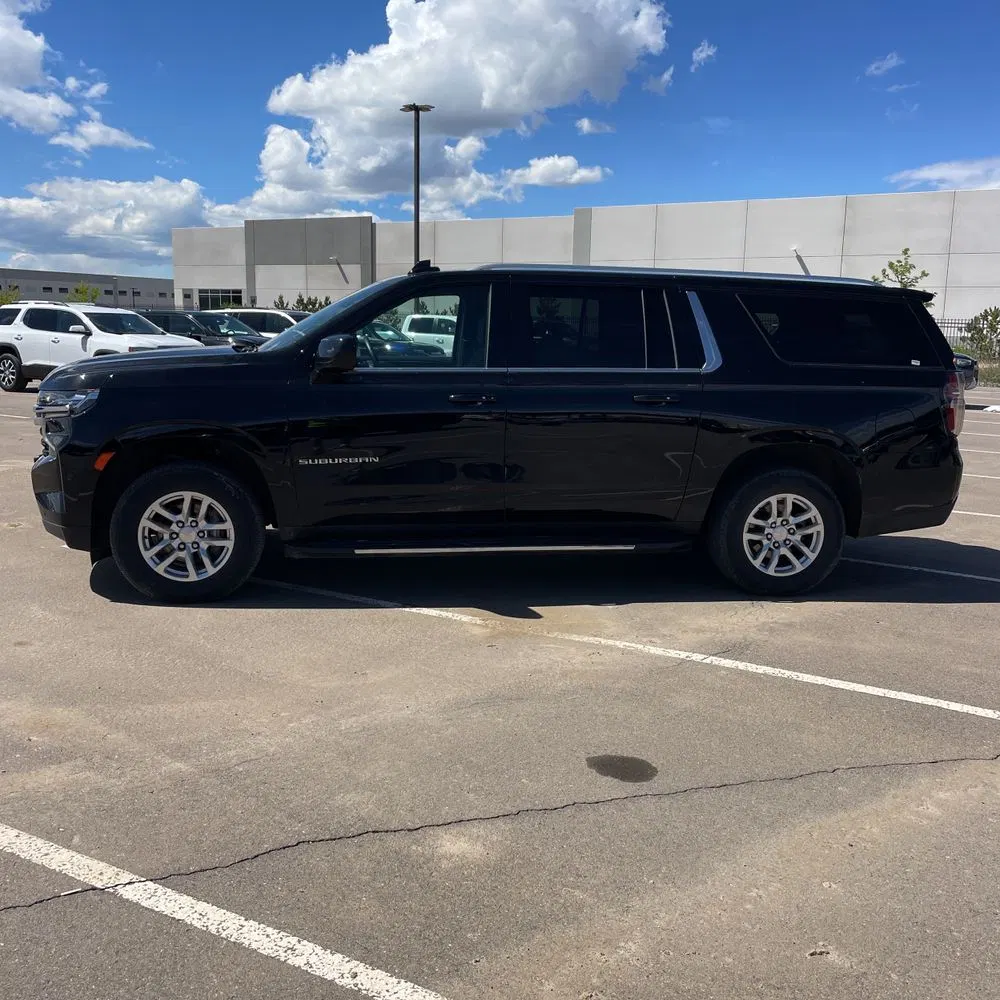 2024 Chevrolet Suburban LS