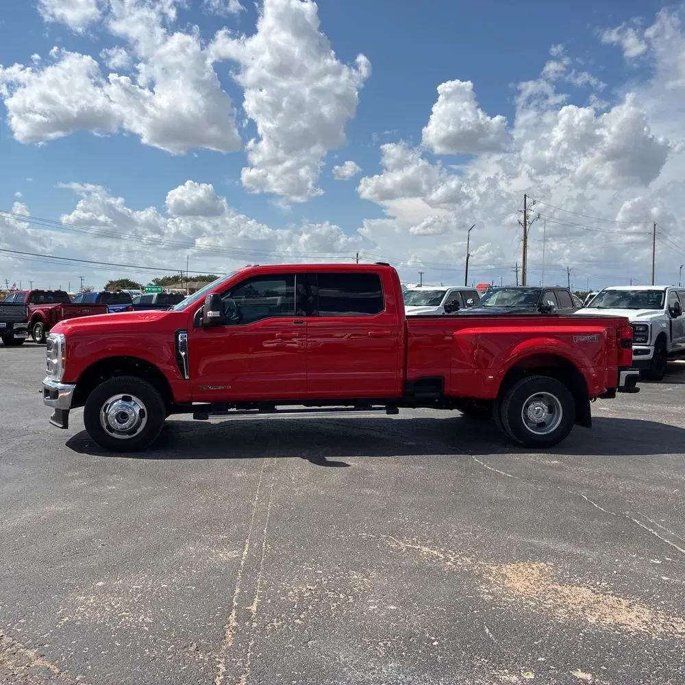 2025 Ford F-350 Super Duty Lariat