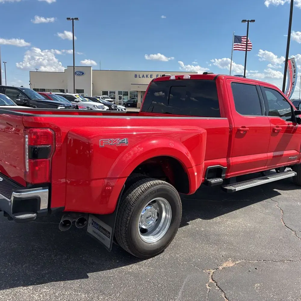 2025 Ford F-350 Super Duty Lariat