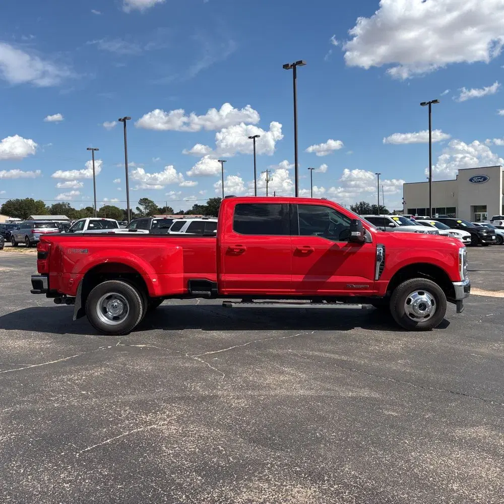 2025 Ford F-350 Super Duty Lariat