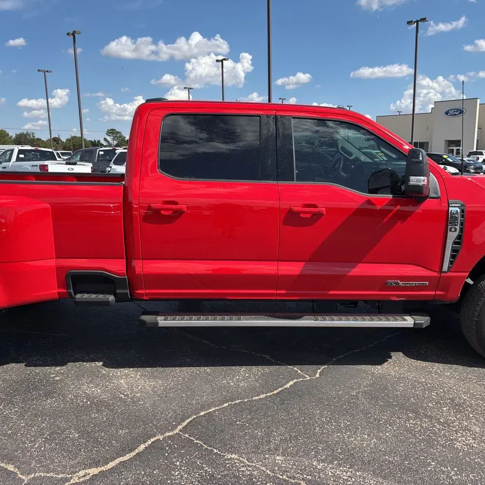 2025 Ford F-350 Super Duty Lariat
