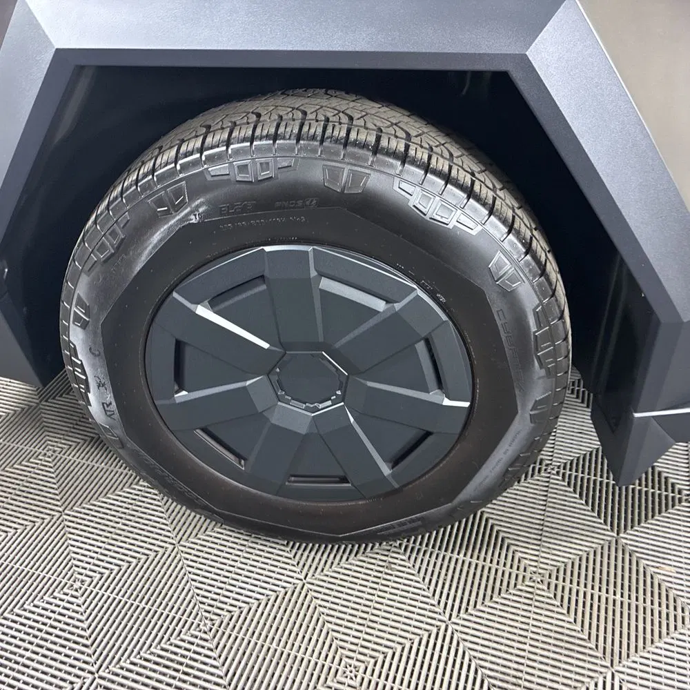 2025 Tesla Cybertruck Base