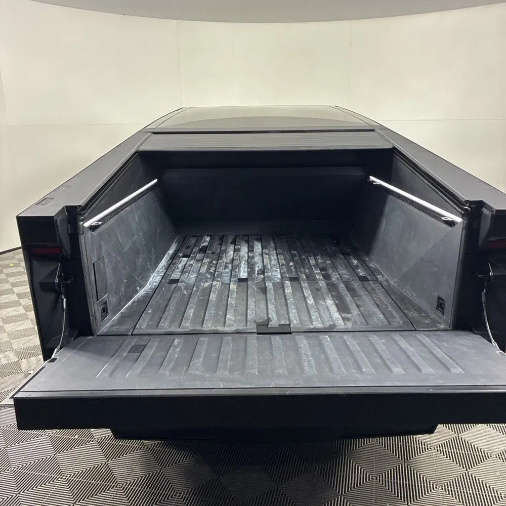 2025 Tesla Cybertruck Base