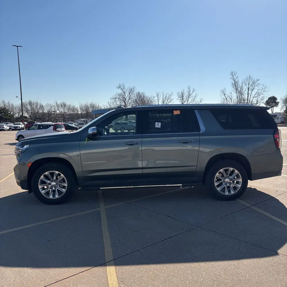 2023 Chevrolet Suburban Premier