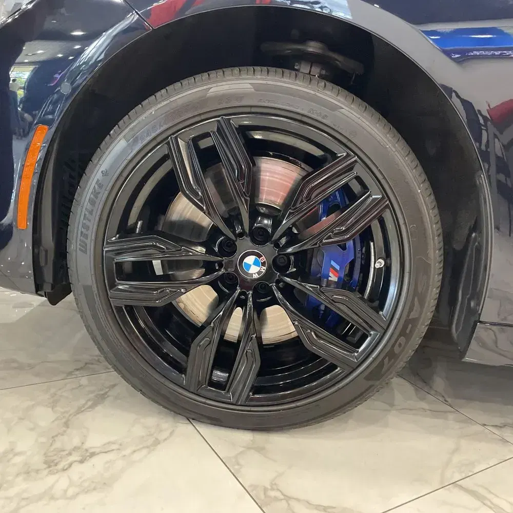 2022 BMW 7-Series M760xi
