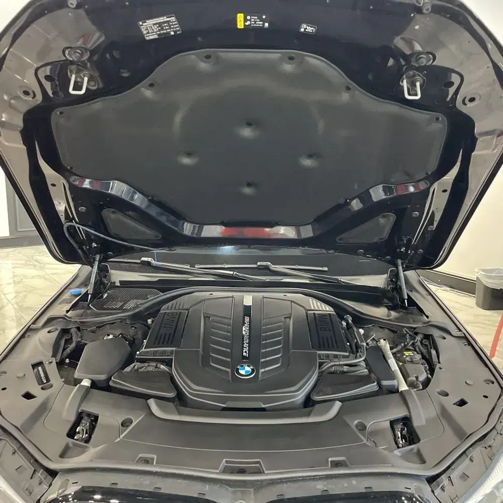 2022 BMW 7-Series M760xi