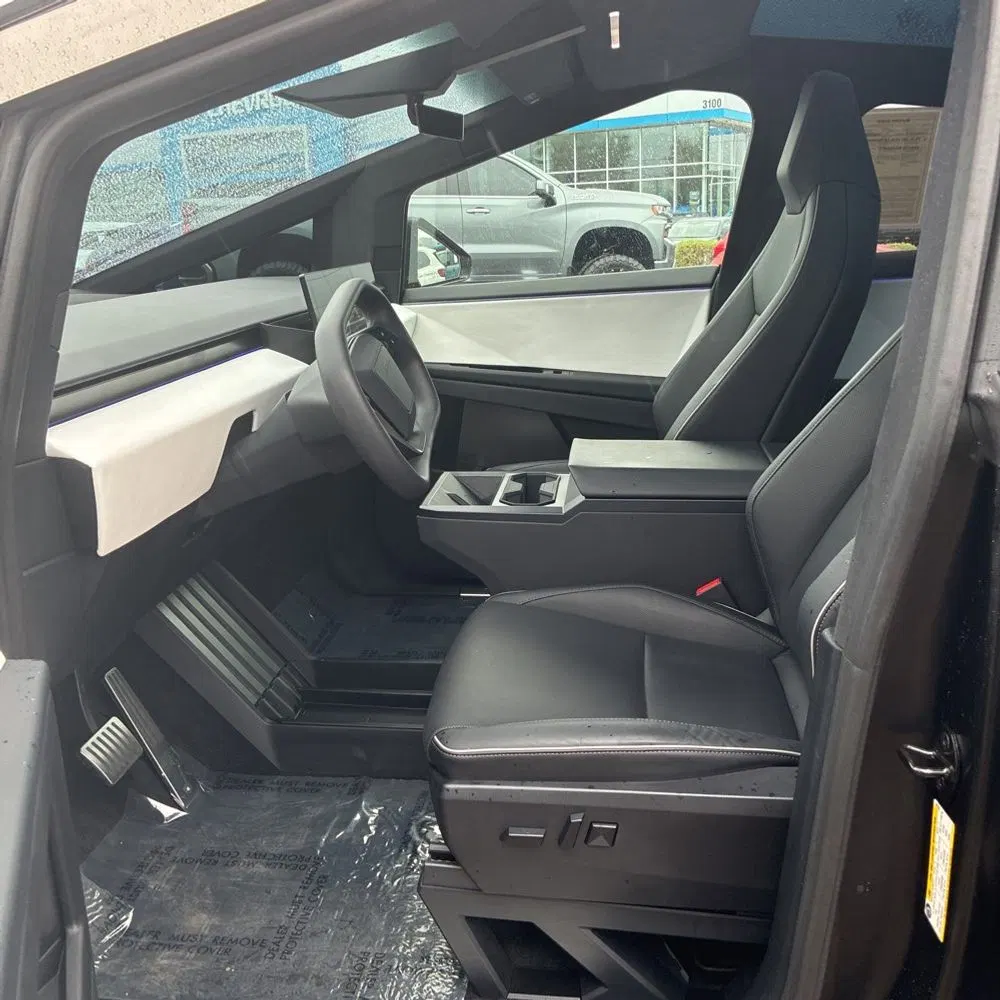 2024 Tesla Cybertruck Base