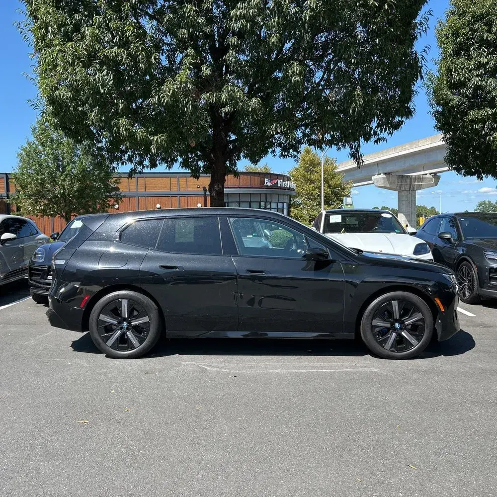 2025 BMW iX xDrive50