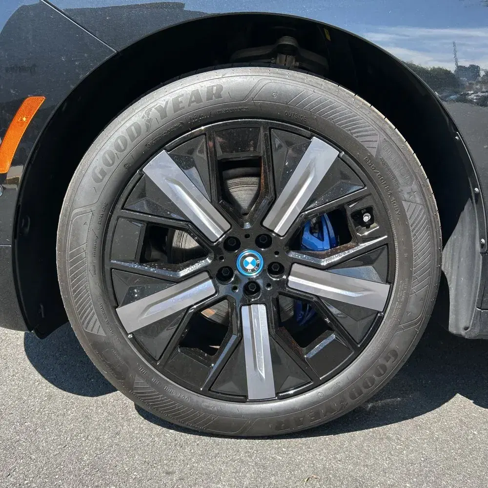 2025 BMW iX xDrive50