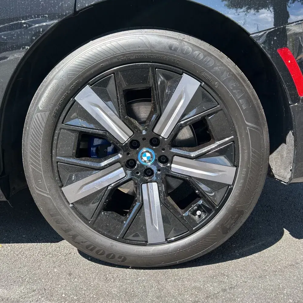2025 BMW iX xDrive50
