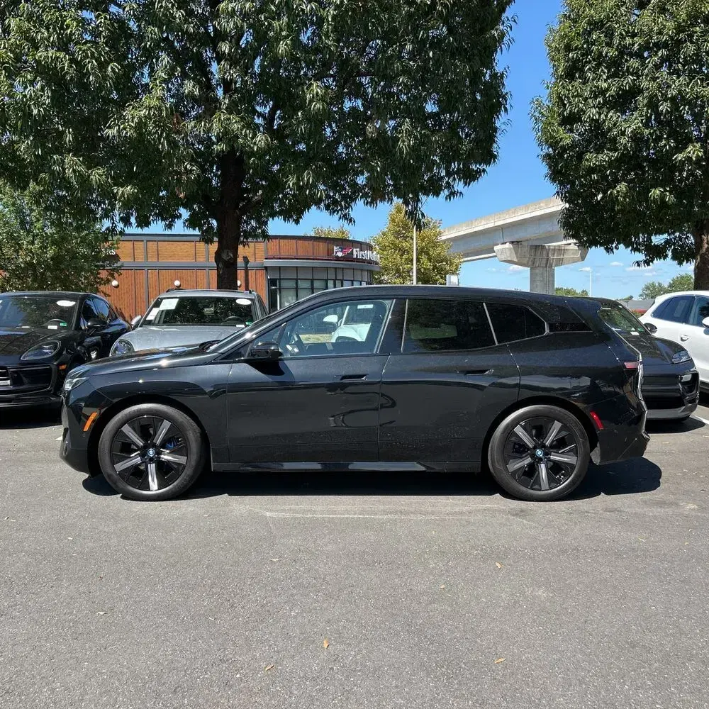 2025 BMW iX xDrive50