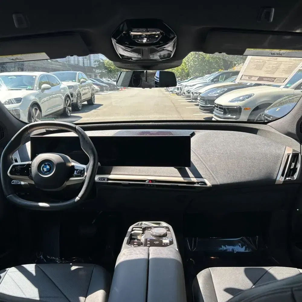 2025 BMW iX xDrive50