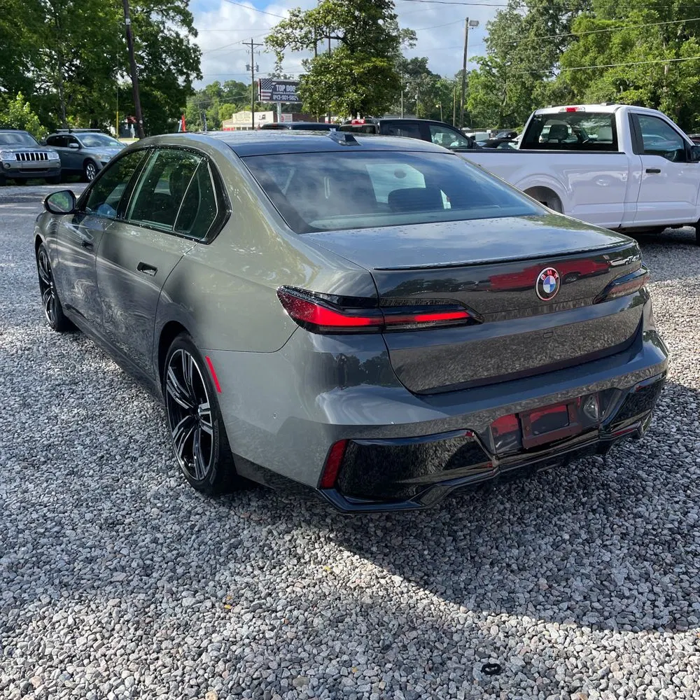2023 BMW 7-Series 740i