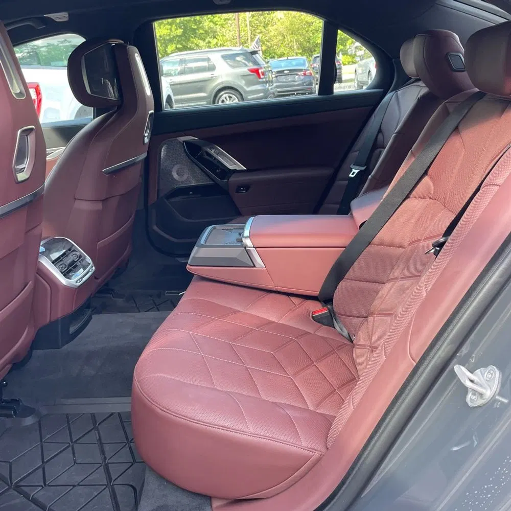 2023 BMW 7-Series 740i