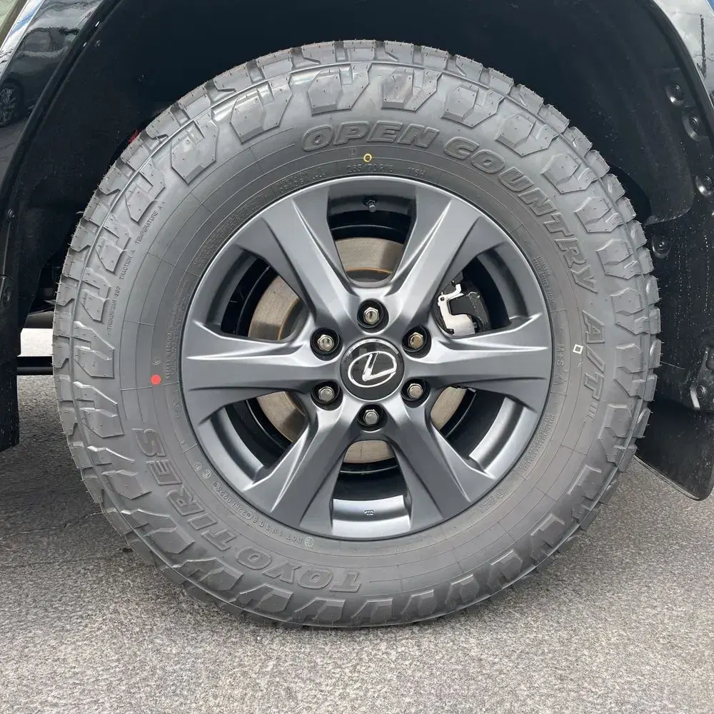 2025 Lexus LX 700h Overtrail