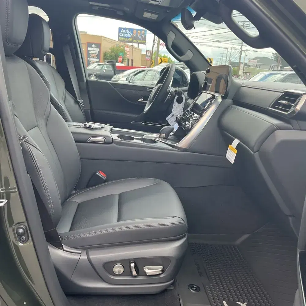 2025 Lexus LX 700h Overtrail