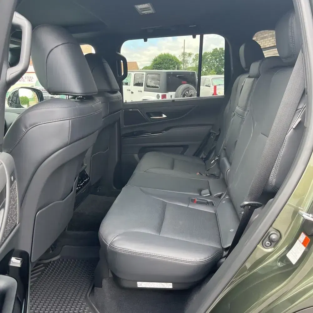 2025 Lexus LX 700h Overtrail