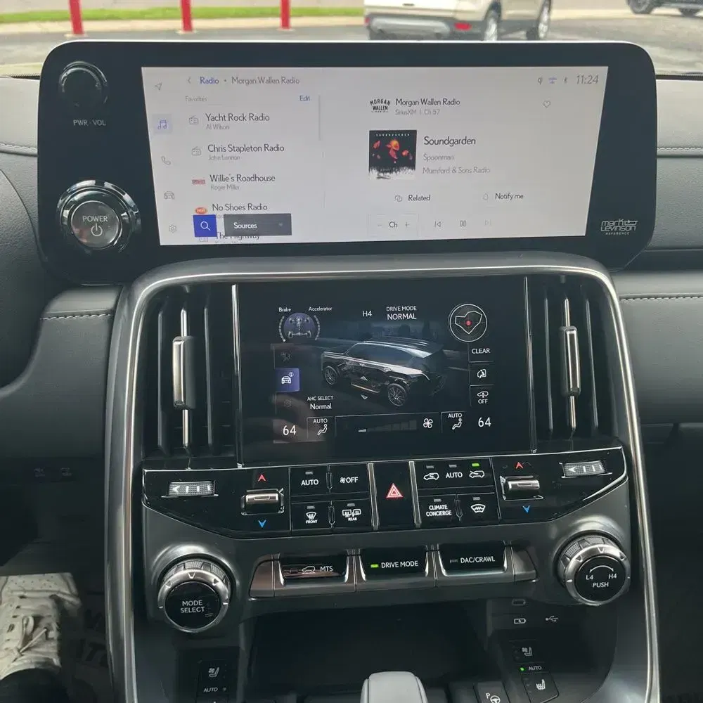 2025 Lexus LX 700h Overtrail