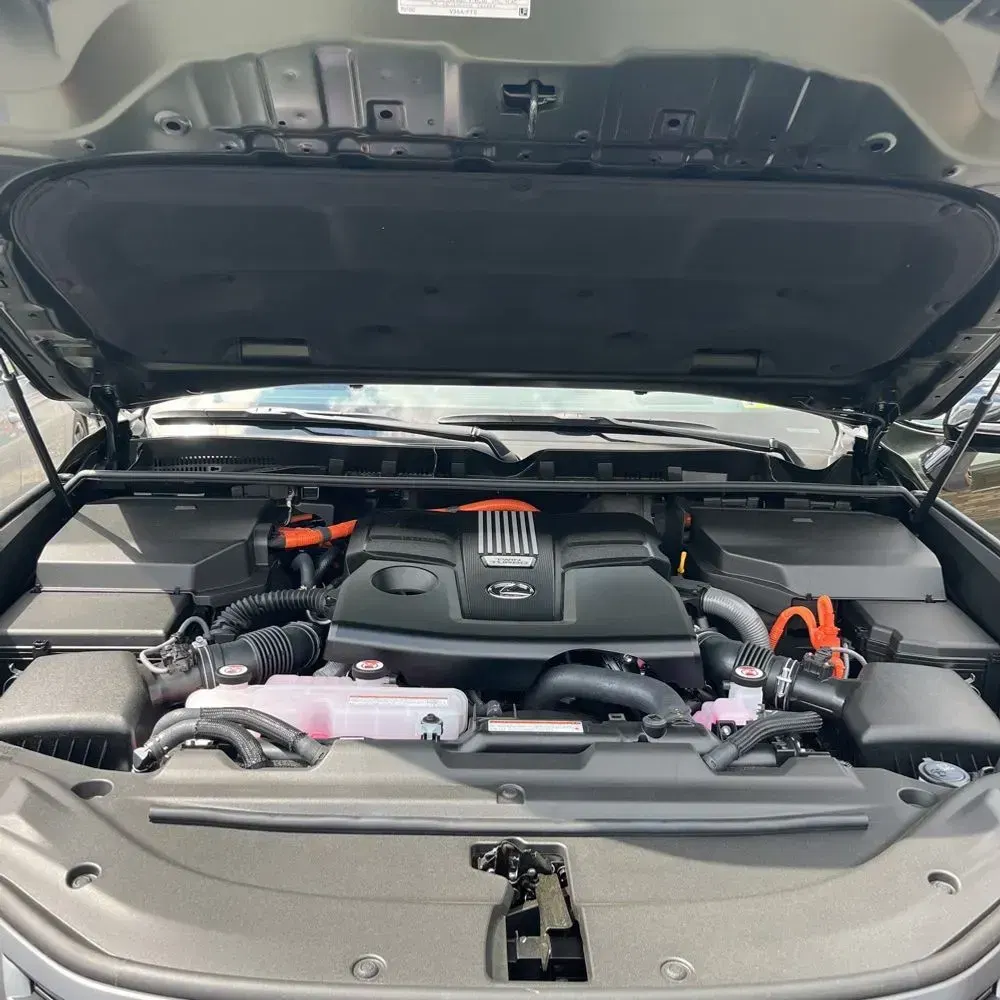 2025 Lexus LX 700h Overtrail