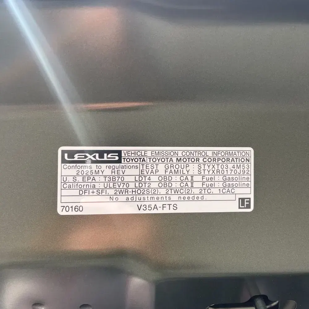 2025 Lexus LX 700h Overtrail