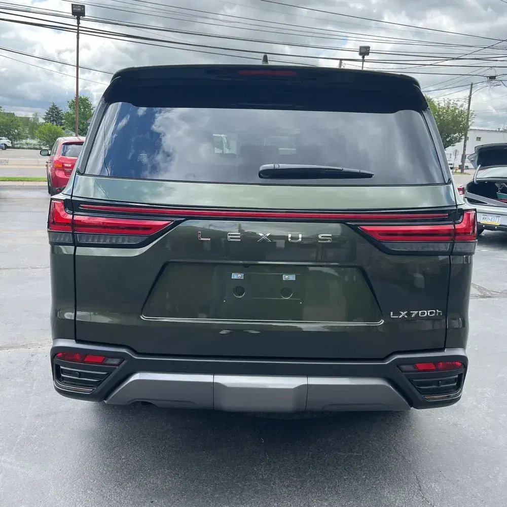 2025 Lexus LX 700h Overtrail