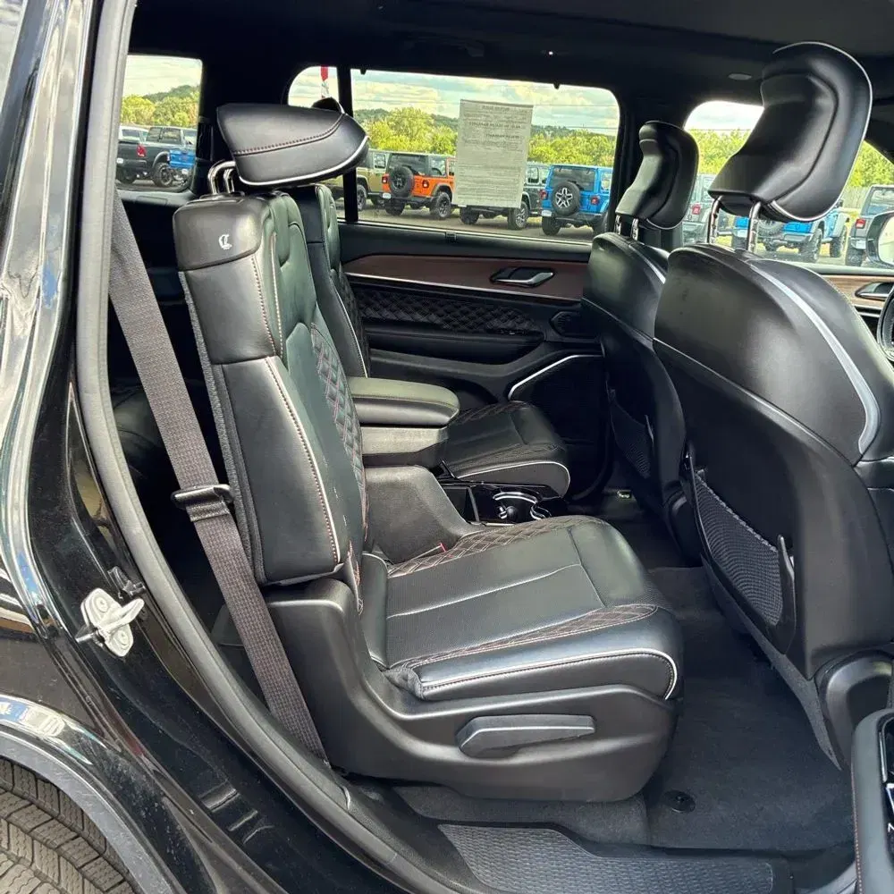 2023 Jeep Grand Cherokee L Summit