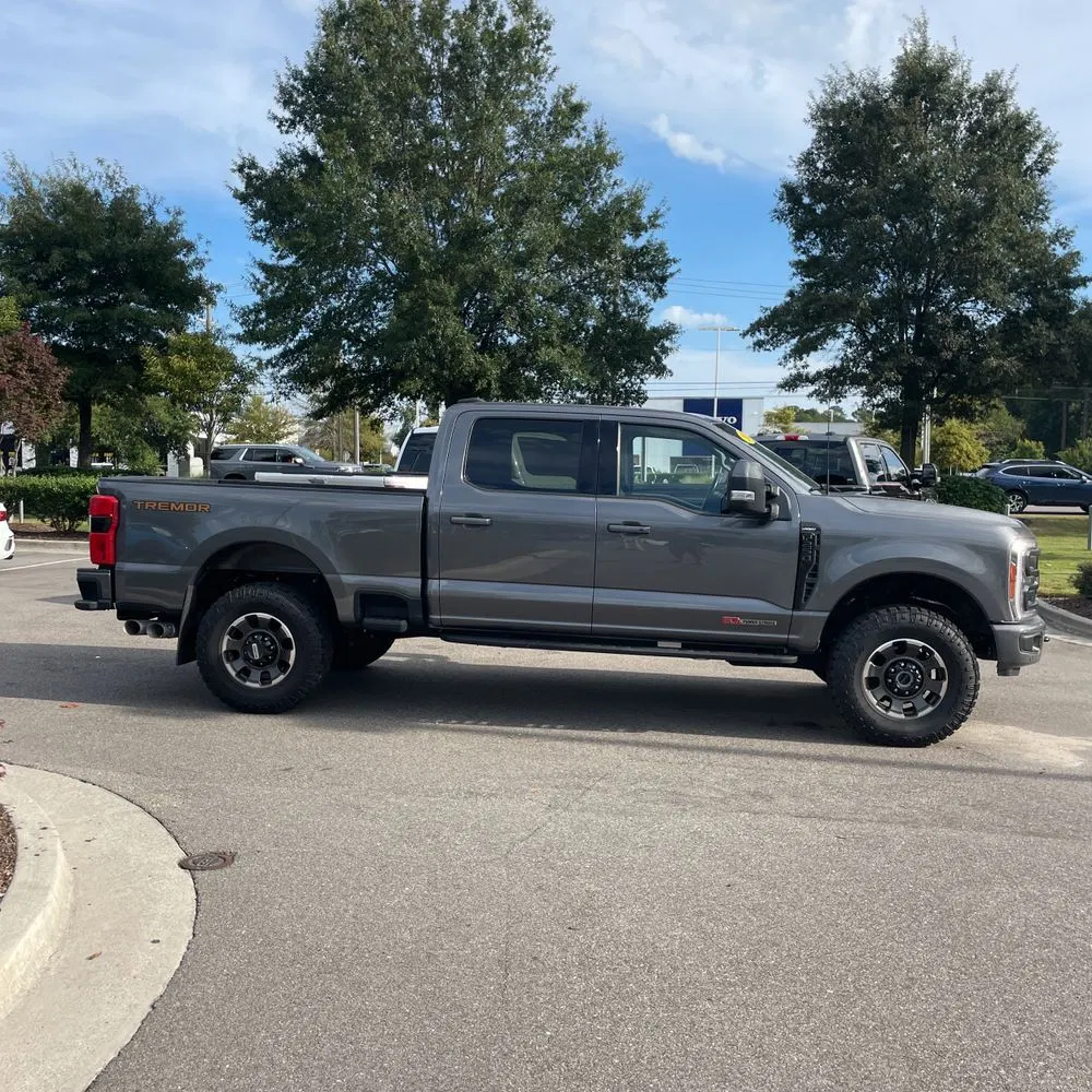 2023 Ford F250 S/D Lariat