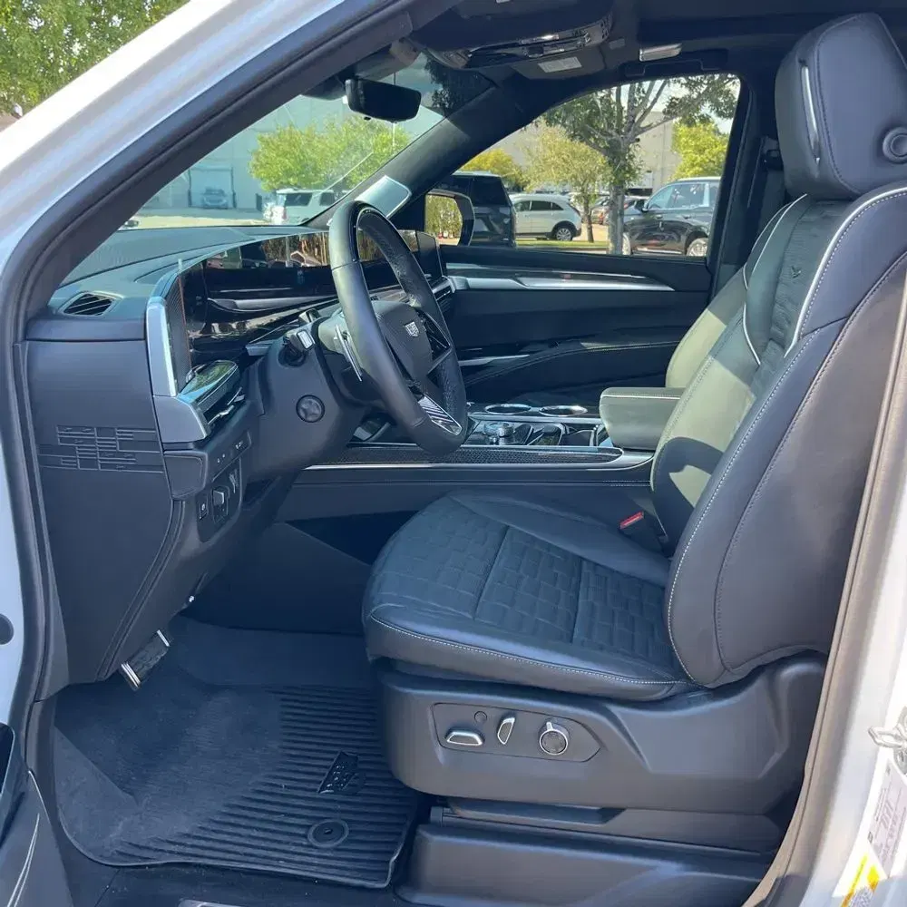 2025 Cadillac Escalade-V ESV Base