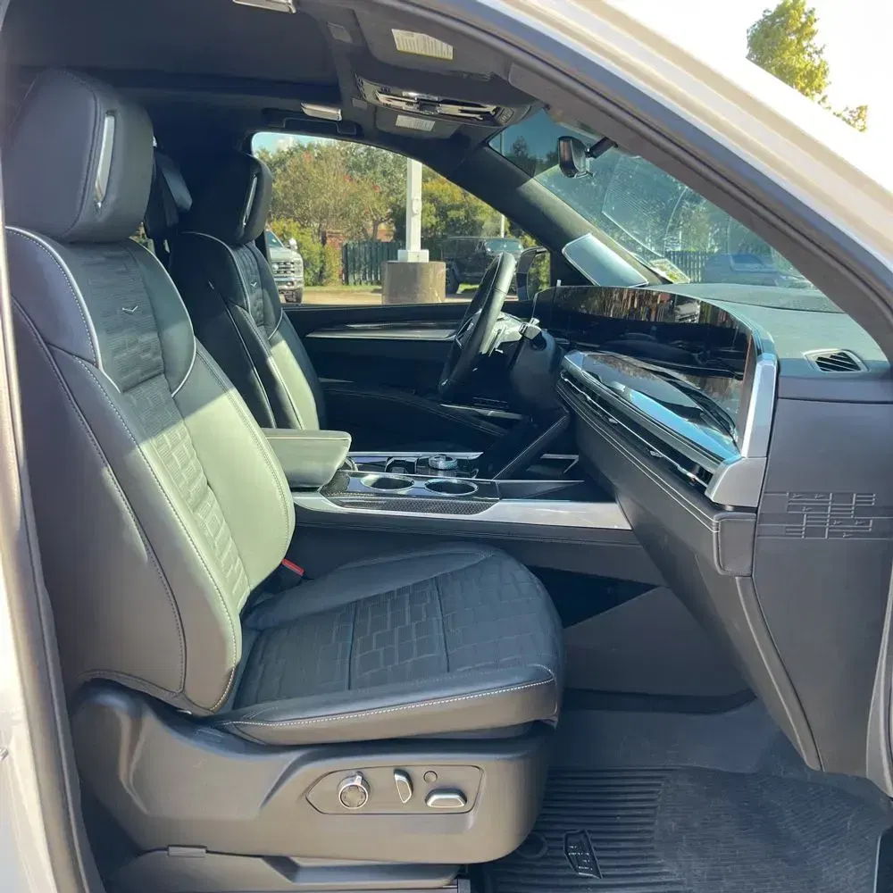 2025 Cadillac Escalade-V ESV Base
