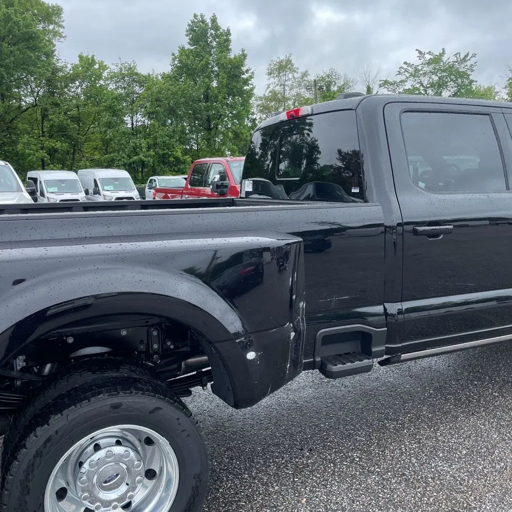 2025 Ford F-450 Super Duty Platinum