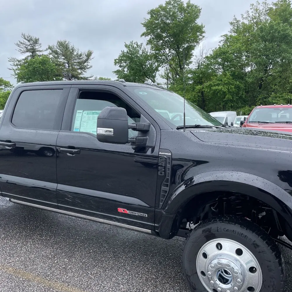 2025 Ford F-450 Super Duty Platinum