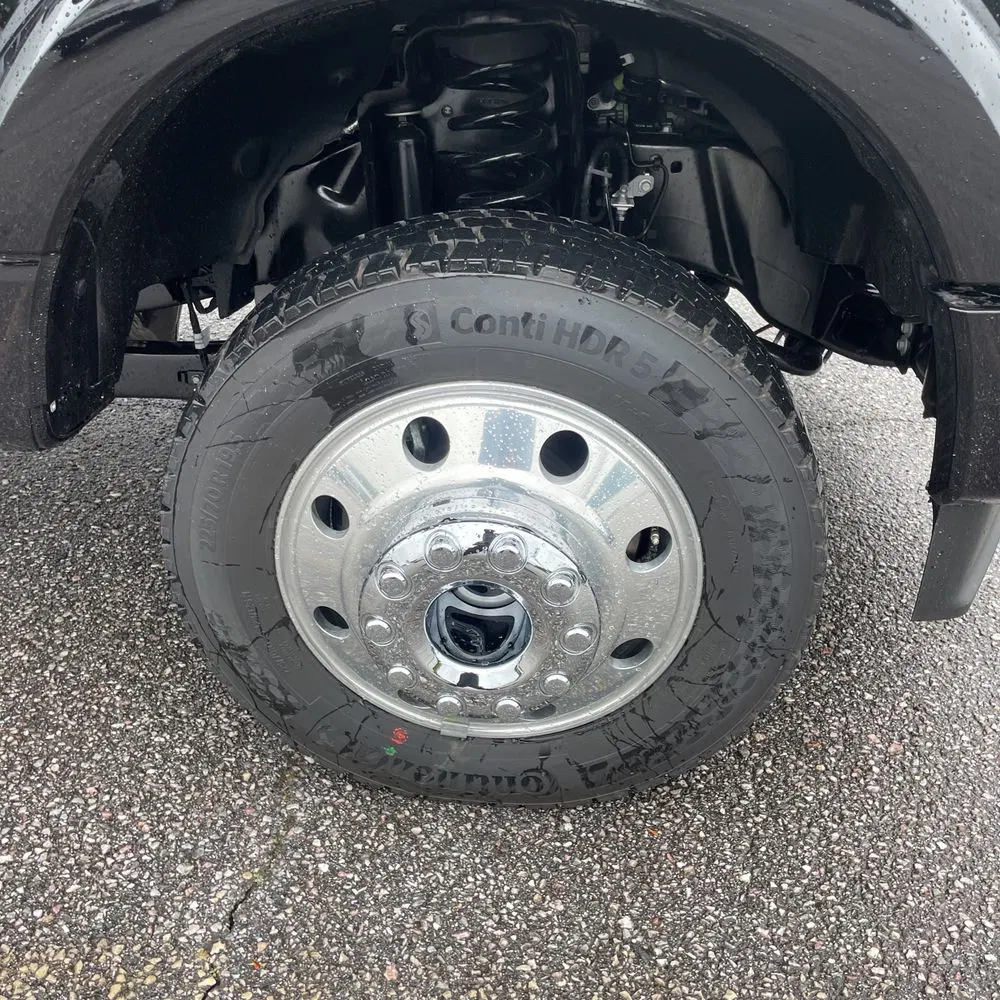 2025 Ford F-450 Super Duty Platinum