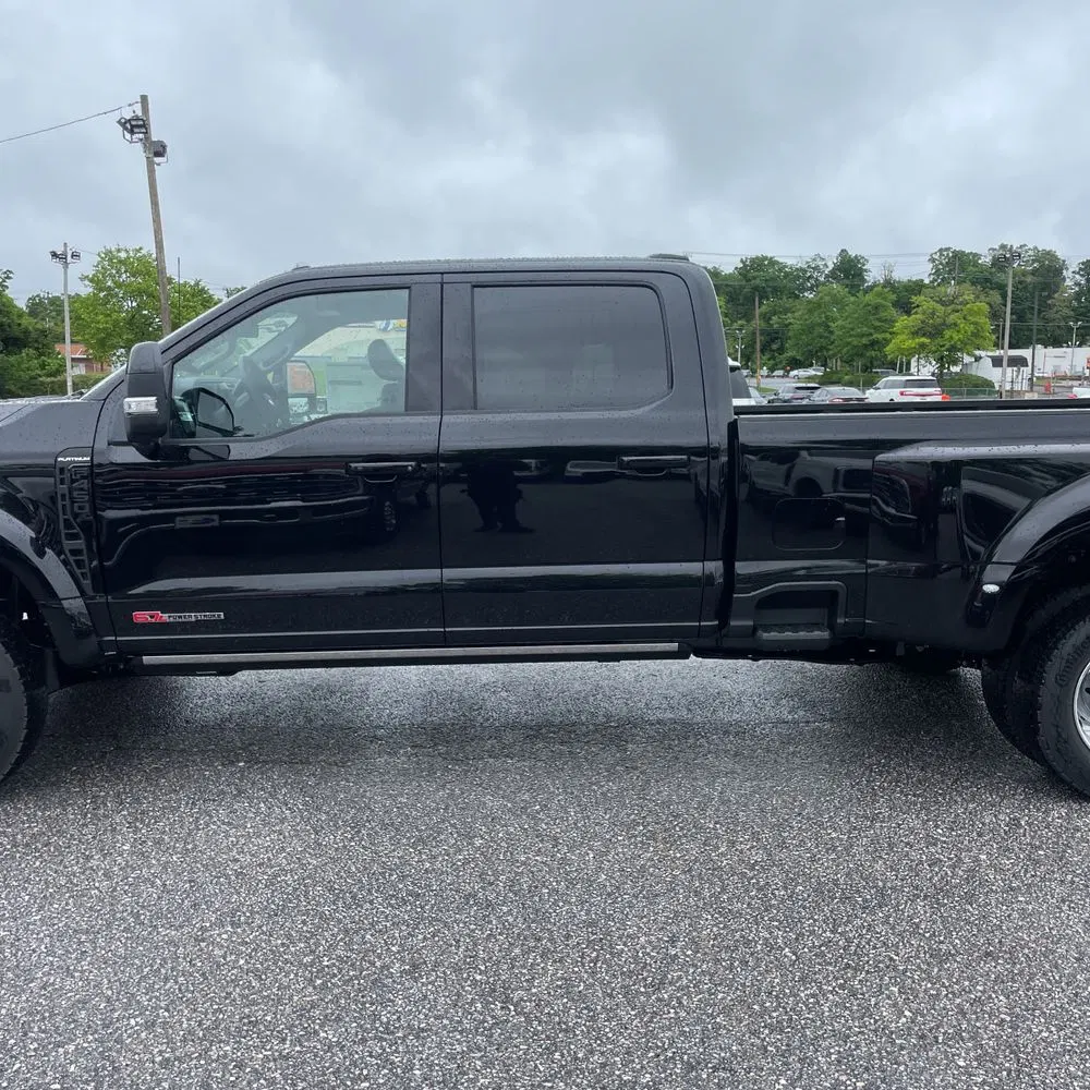 2025 Ford F-450 Super Duty Platinum