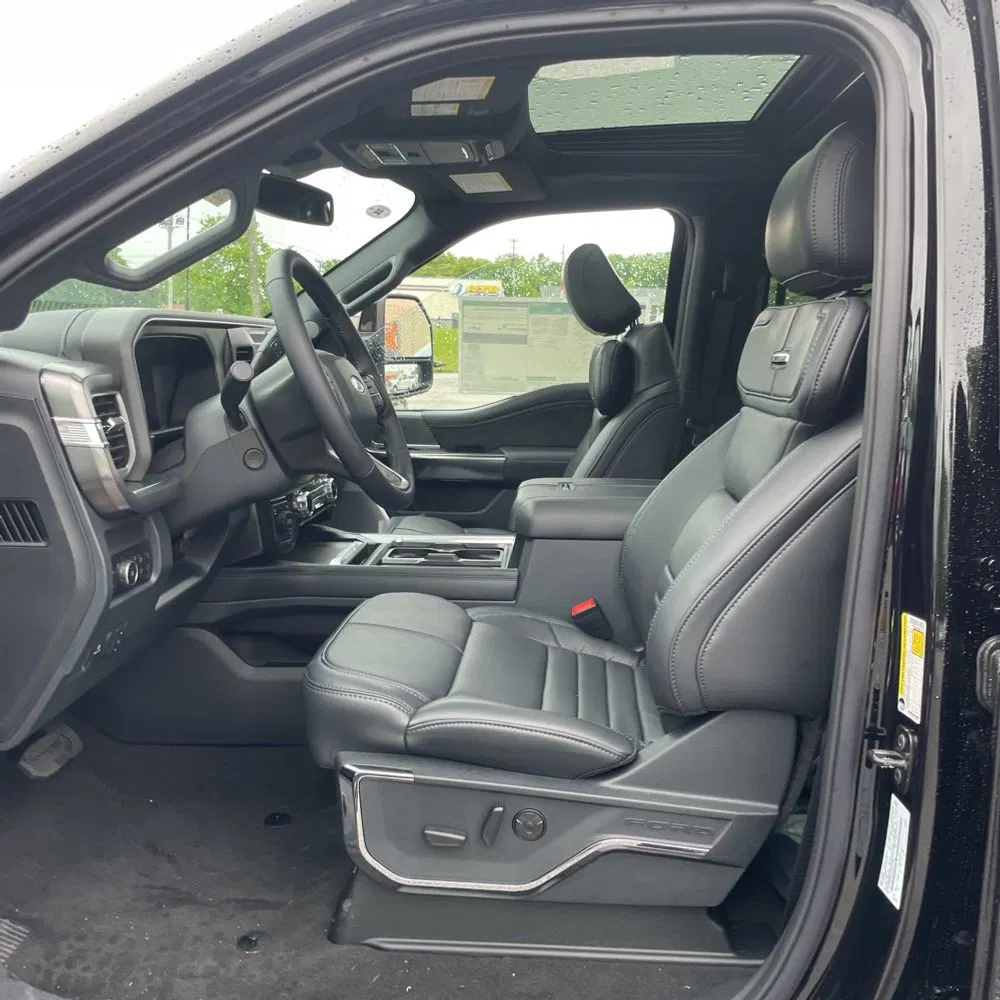 2025 Ford F-450 Super Duty Platinum