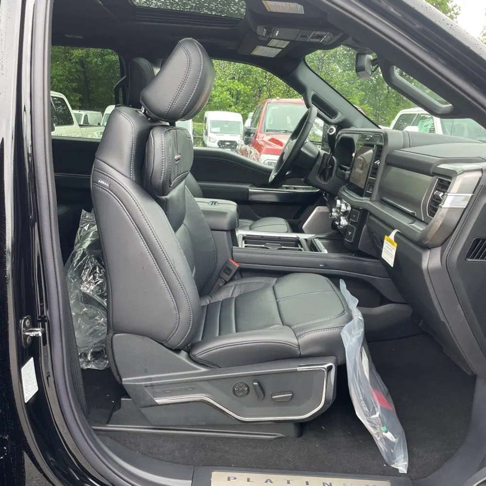 2025 Ford F-450 Super Duty Platinum